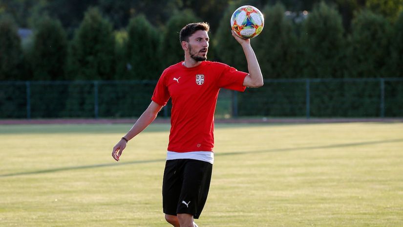 Mladenović ostaje u Poljskoj, ali menja klub